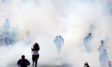Gobierno desnaturaliza el derecho a la manifestación pacífica para encubrir el Golpe de Estado y perpetuar una Dictadura “de paz”