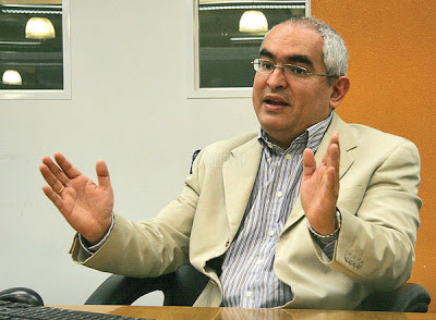 El intento por terminar de controlar social, económica y políticamente a la sociedad. Carlos Romero Mendoza