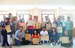 Codhez realizó taller sobre duelo migratorio