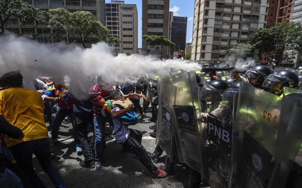 Los Estados tienen la obligación de garantizar la reunión pacífica y los derechos de los manifestantes