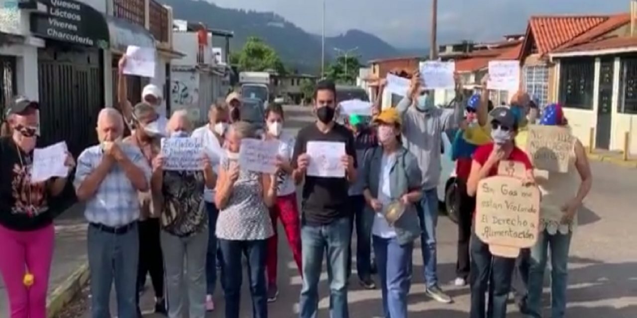 Integrantes de la asociación civil que forma parte de la Coalición Anticorrupción, realizaron la actividad denominada “Megatuitazo Táchira Reclama»