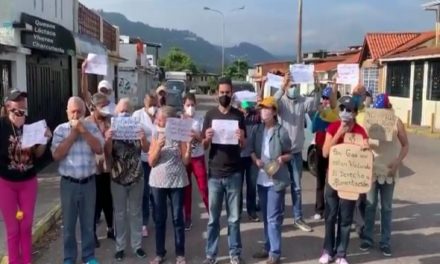 Integrantes de la asociación civil que forma parte de la Coalición Anticorrupción, realizaron la actividad denominada “Megatuitazo Táchira Reclama»