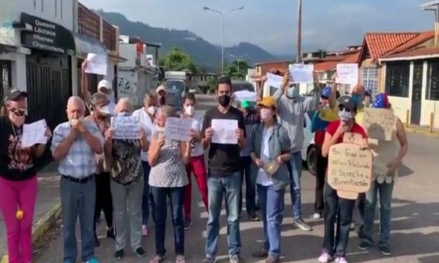 Integrantes de la asociación civil que forma parte de la Coalición Anticorrupción, realizaron la actividad denominada “Megatuitazo Táchira Reclama»