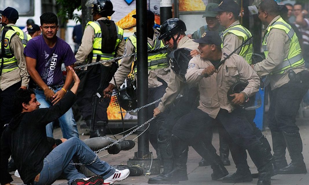 Médicos Unidos de Venezuela / La violencia de Estado: Un problema de salud y DDHH