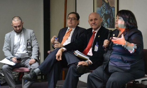 Aula Abierta, autoridades rectorales, profesores y estudiantes disertaron sobre una propuesta de Ley Orgánica de Universidades